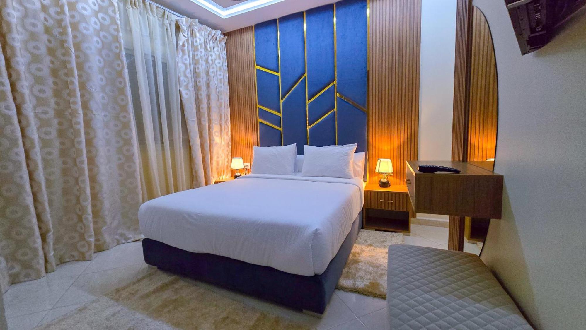 Elite - Luxury & Centric Flat